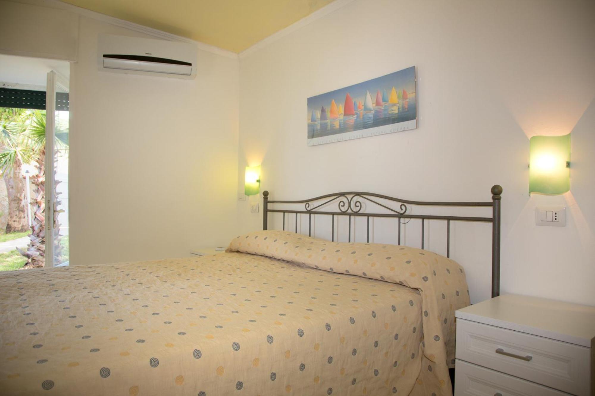 Baia Marticana Residence Hotel Agnone Cilento Ruang foto