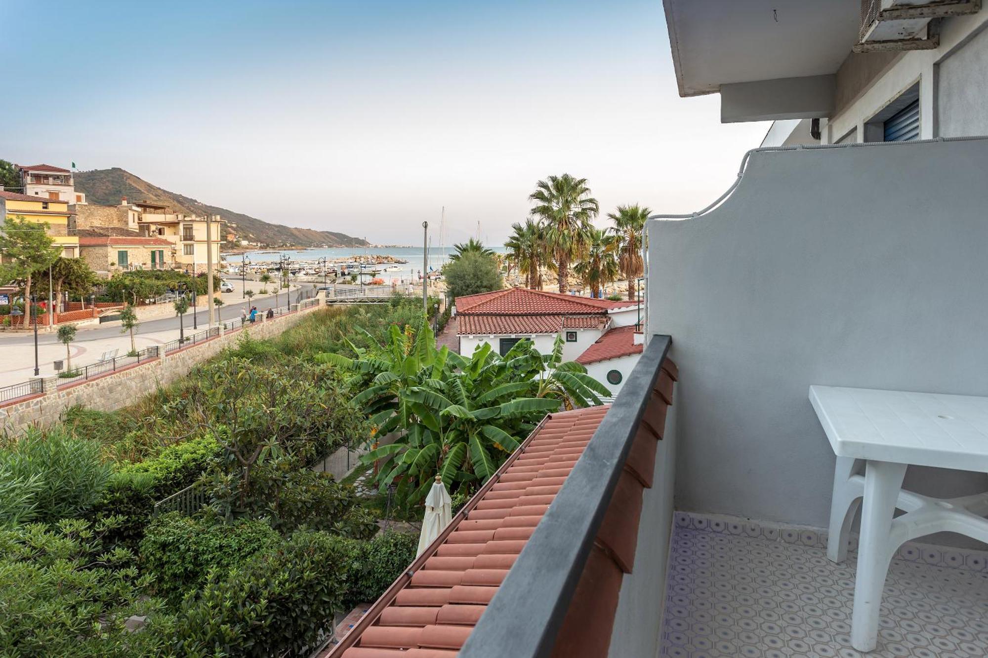 Baia Marticana Residence Hotel Agnone Cilento Ruang foto