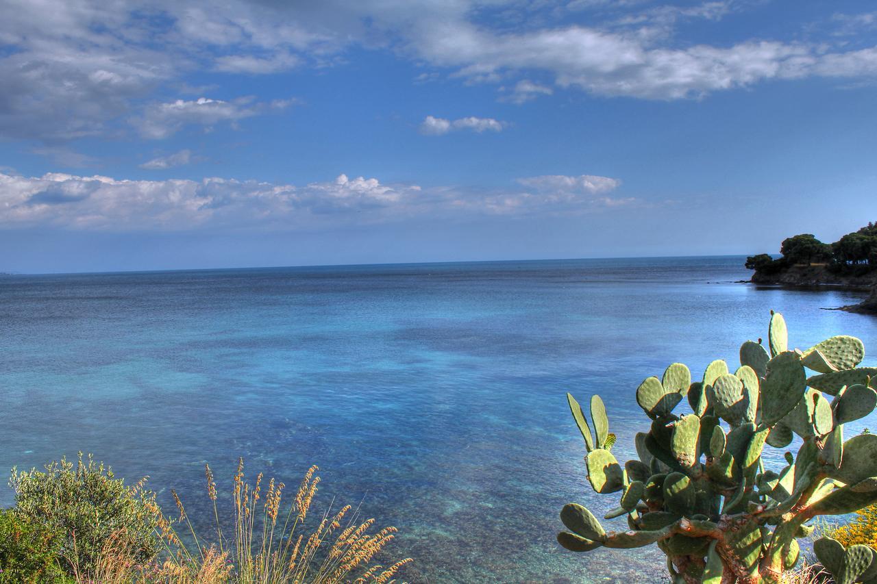 Baia Marticana Residence Hotel Agnone Cilento Bagian luar foto